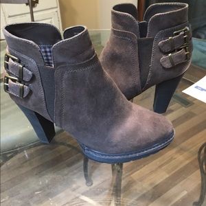 Heeled booties